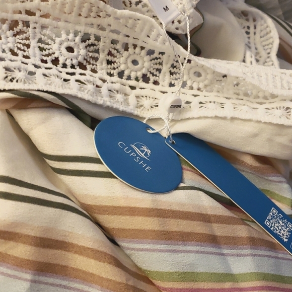 Cupshe Amirah Striped Crochet Trim Cover Up Size S - Picture 6 of 7